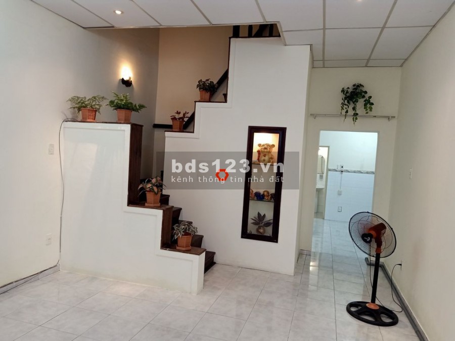 Nhà HXH Lê Văn Sỹ 4.5x15m trệt, lầu. 2pn, chỉ 13tr/th.