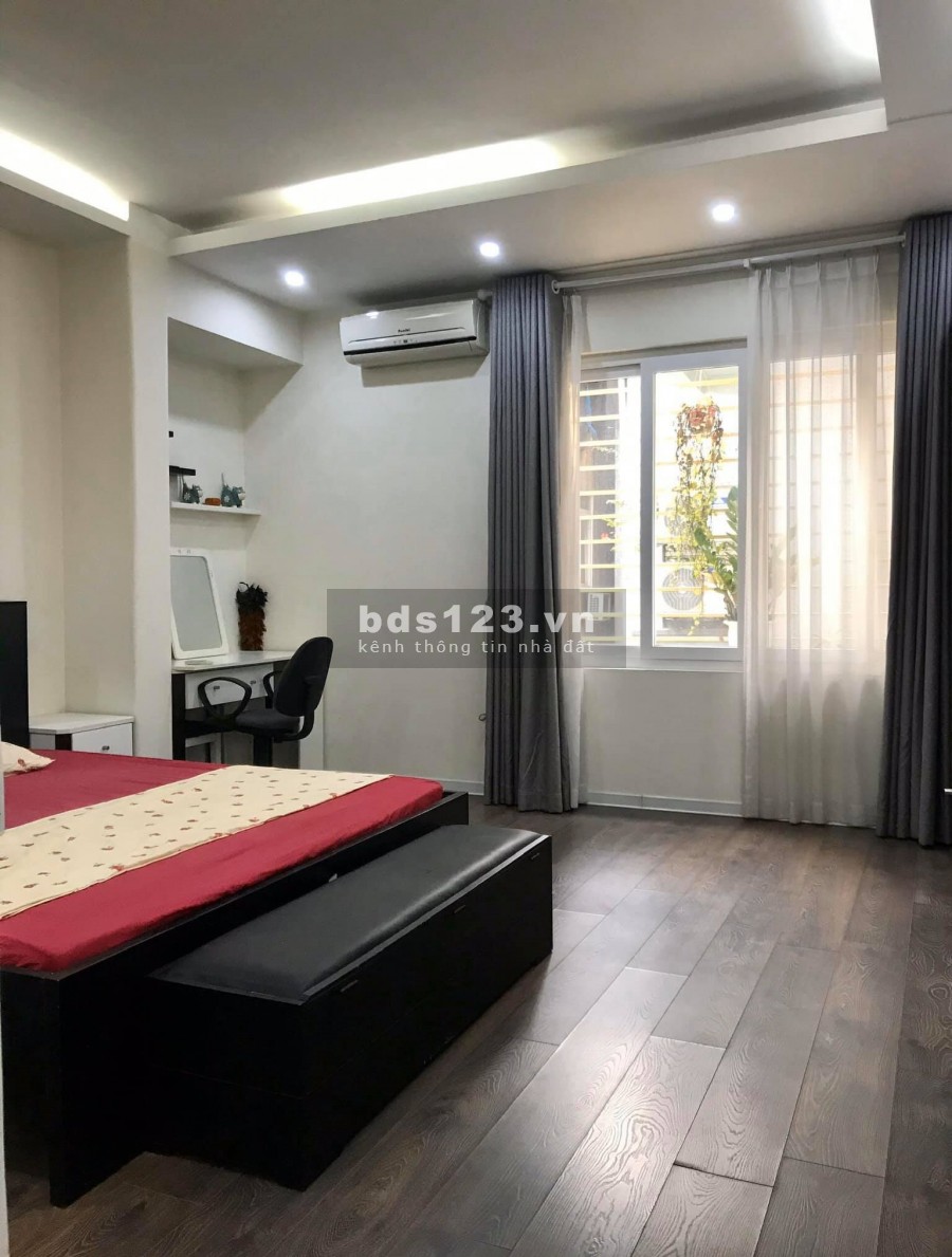 Bán nhà Ái Mộ Long Biên 45m2*5T Mt 5m 20m ra ô tô tránh Ngõ thông