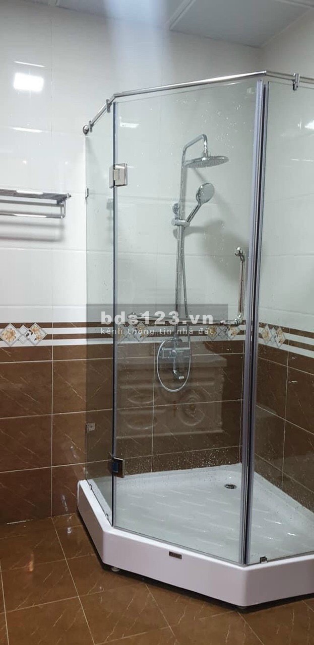 Bán nhà 4 tầng mặt phố Cao Bá Quát, TP Hải Dương, 62m2, mt 8m, nội thất cao cấp, chỉ 6.5 tỷ