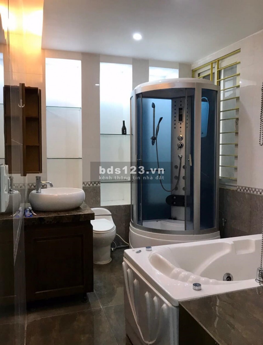 Bán nhà Ái Mộ Long Biên 45m2*5T Mt 5m 20m ra ô tô tránh Ngõ thông