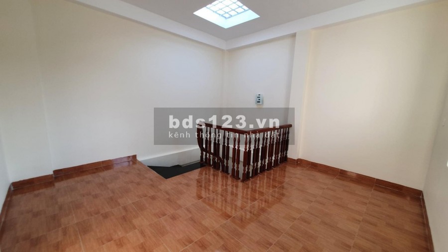 Bán nhà phố Minh Khai, Nhà mới ở ngay, khu văn minh ở thích 30m2 x 5 Tầng x MT 4.2m giá 3.35 tỷ