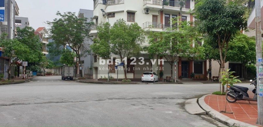 Bán nhà 4 tầng mặt phố Cao Bá Quát, TP Hải Dương, 62m2, mt 8m, nội thất cao cấp, chỉ 6.5 tỷ