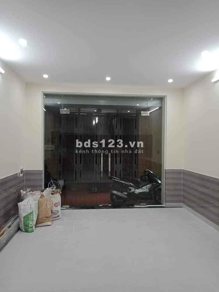 BÁN NHÀ CẠNH TIME CITY, Ô TÔ, MT 6.5M, NHỈNH 2 TỶ