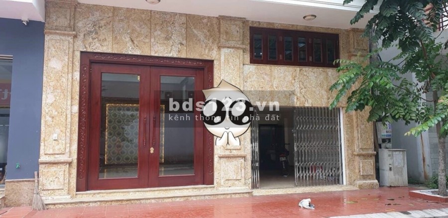 Bán nhà 4 tầng mặt phố Cao Bá Quát, TP Hải Dương, 62m2, mt 8m, nội thất cao cấp, chỉ 6.5 tỷ
