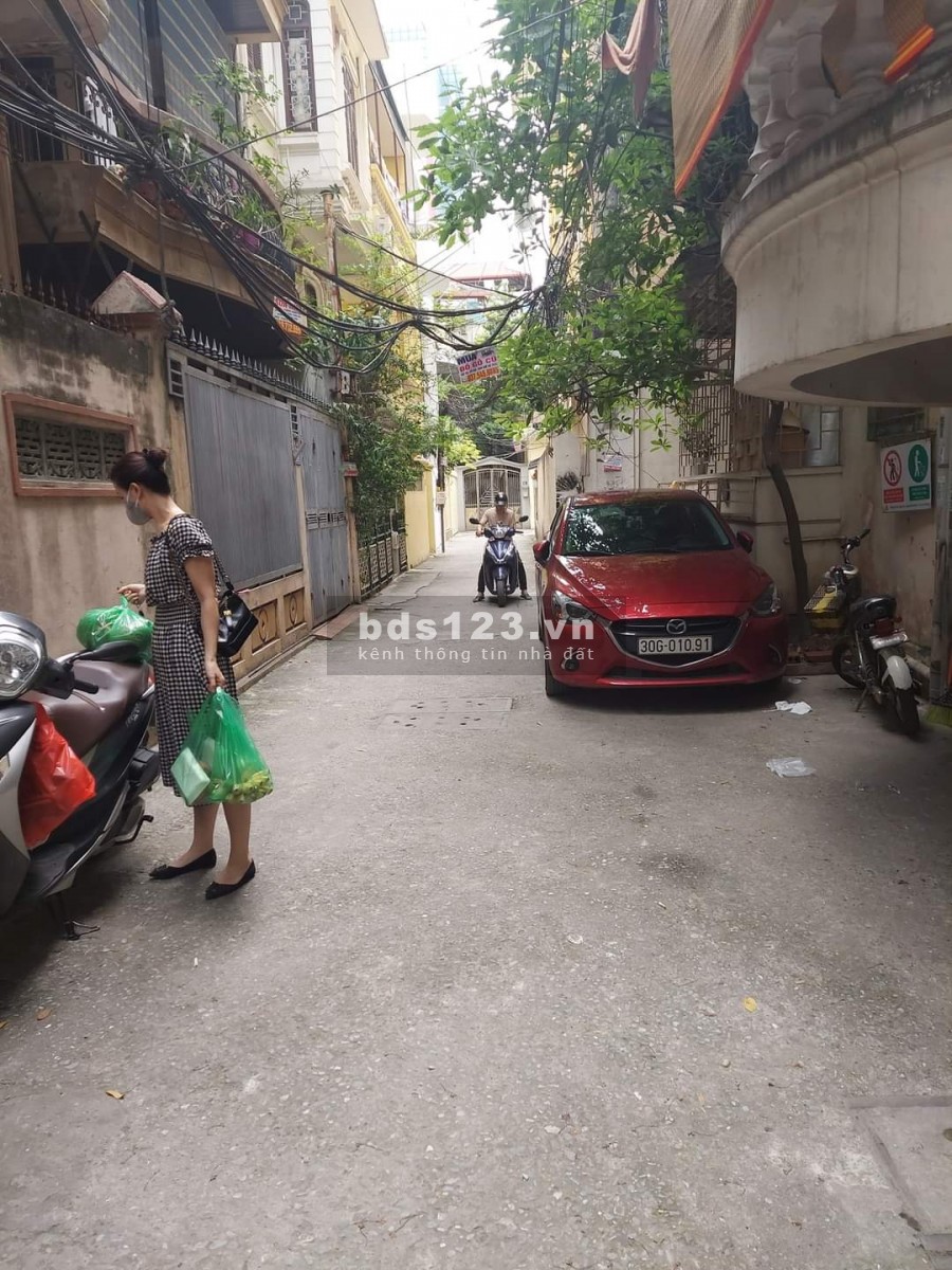 TÂY SƠN TRUNG TÂM QUẬN ĐỐNG ĐA Ô TÔ ĐỖ CỬA 3,X TỶ ( X mầm non )