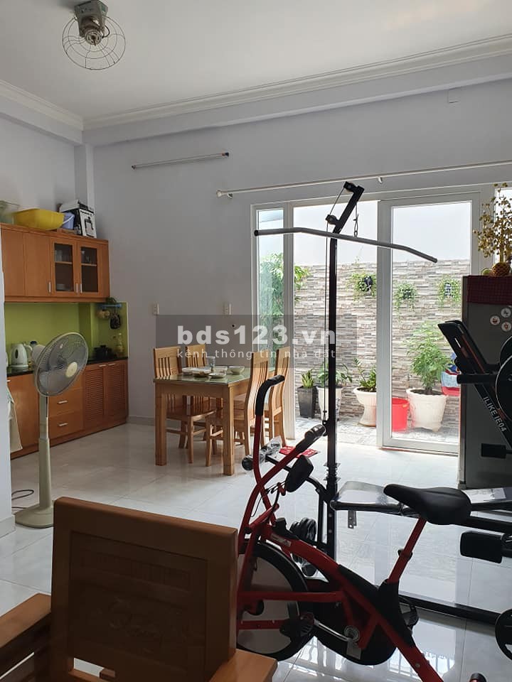Bán nhanh nhà HXH Lãnh Binh Thăng Quận 11 5 tầng DT 5X10m giá tốt 6tỷ5 LH 0899306823