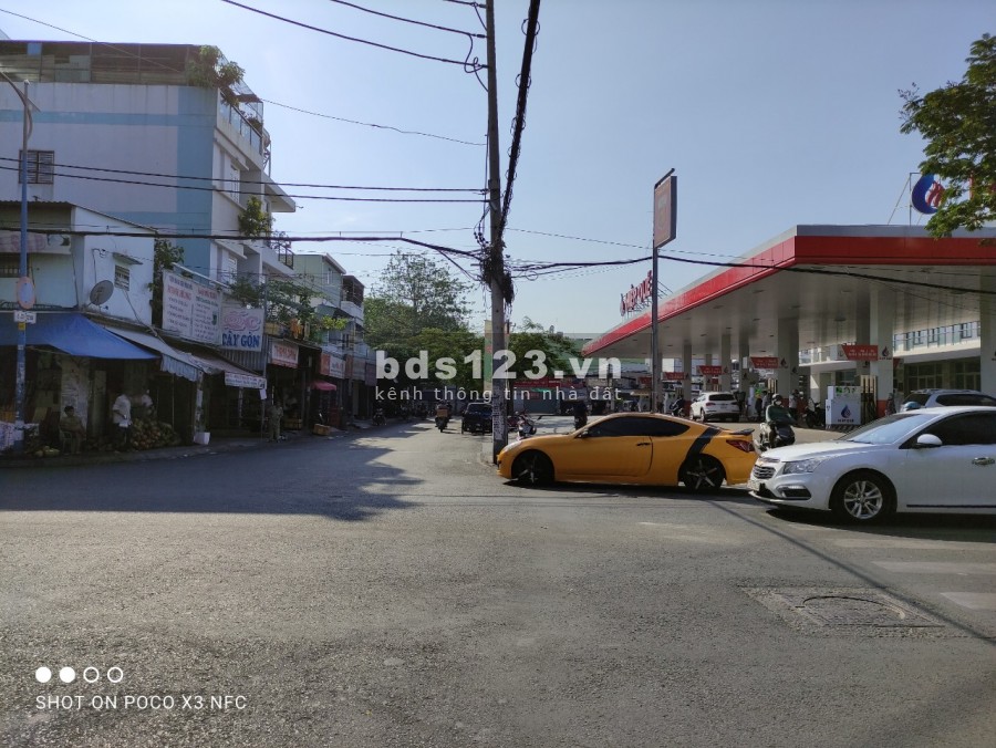 Chỉ nhỉnh 8.5tỷ mua được 2 căn nhà Kênh tân Hóa, 93m, ngang 8.5m cách mặt tiền 30m, quá rẻ.