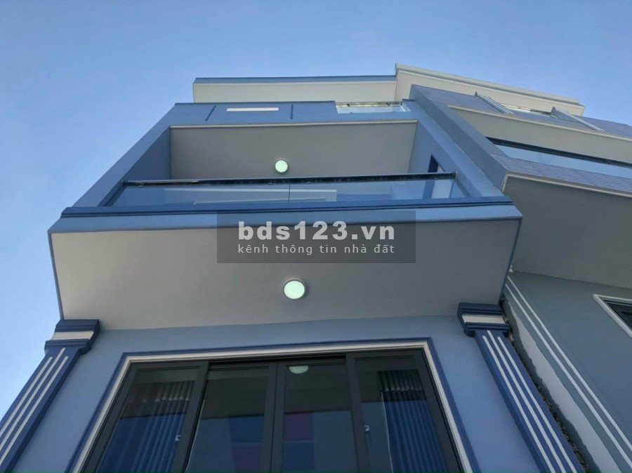Bán nhà HXH Đường Âu Cơ, 40m2, 4x10, giá chỉ 3 tỷ 900, nở hậu tài lộc