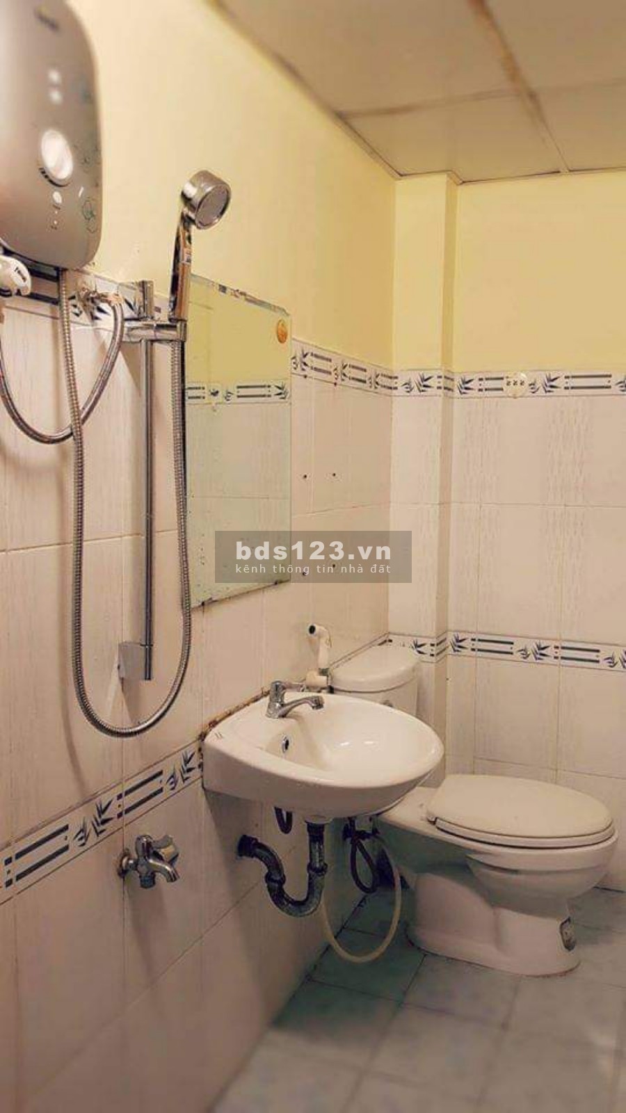 GÓC NHƯỢNG PHÒNG TRONG NHÀ NGUYÊN CĂN