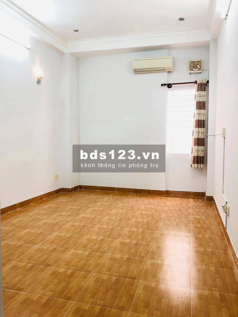 Cho thuê phòng trọ 28m2 Full nội thất, nhà mặt tiền Phú Nhuận mới xây