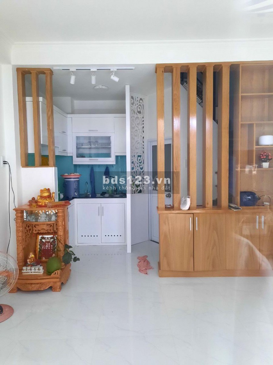 Bán nhà đẹp Hẻm 606 Ba tháng Hai, nở hậu thông thoáng, 3pn-3wc