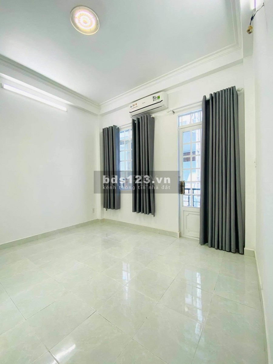 Bán nhà đẹp Hẻm 606 Ba tháng Hai, nở hậu thông thoáng, 3pn-3wc