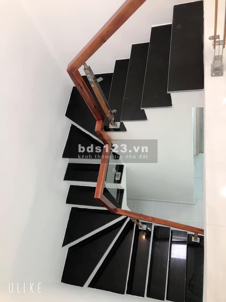 Mới đẹp ở luôn DTSD 100m2 3 PN CMT8 P.6 Tân Bình chỉ 4 tỷ