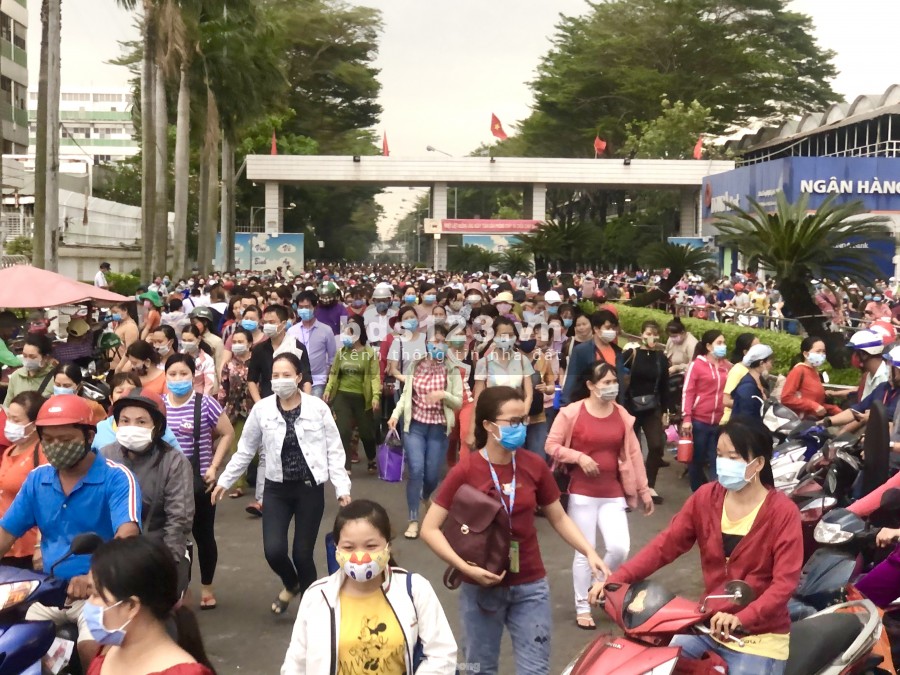 Bán gấp 2680m2 hai mặt tiền gần Becamex Quốc Lộ 14, khu đông công nhân, giá 390 triệu