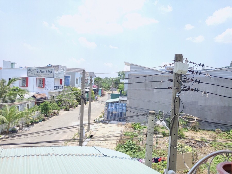 Nhà 1 trệt 1 gần công ty Pouchen,KDC Bửu Hòa, hẻm thông, đường 2 xe hơi tránh nhau