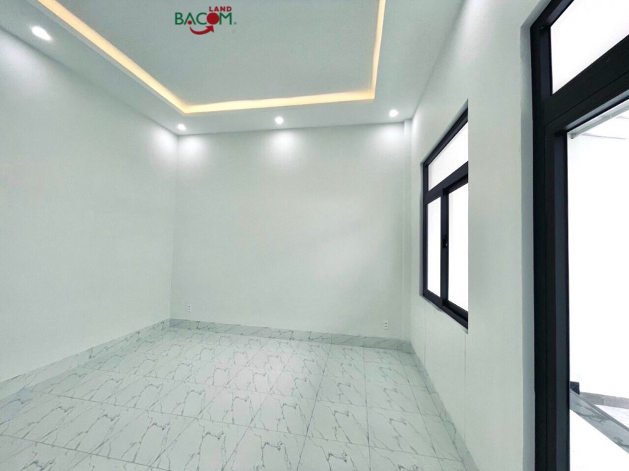 Bán Nhà Gần Chợ Nhỏ Tân Hiệp, Diện Tích 119 m2, Giá chỉ 2.8 tỷ.