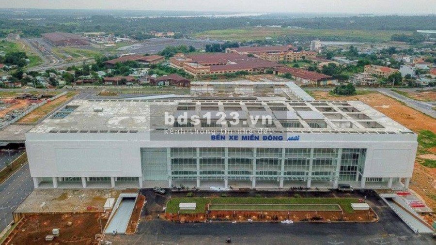 Kẹt tiền cần bán lô đất thổ cư sổ riêng mặt tiền đường Tân Lập, kế bên chợ Tân Lập, giá 1 tỷ 250 triệu, diện tích 120m2. LH 0374991279 Minh Anh