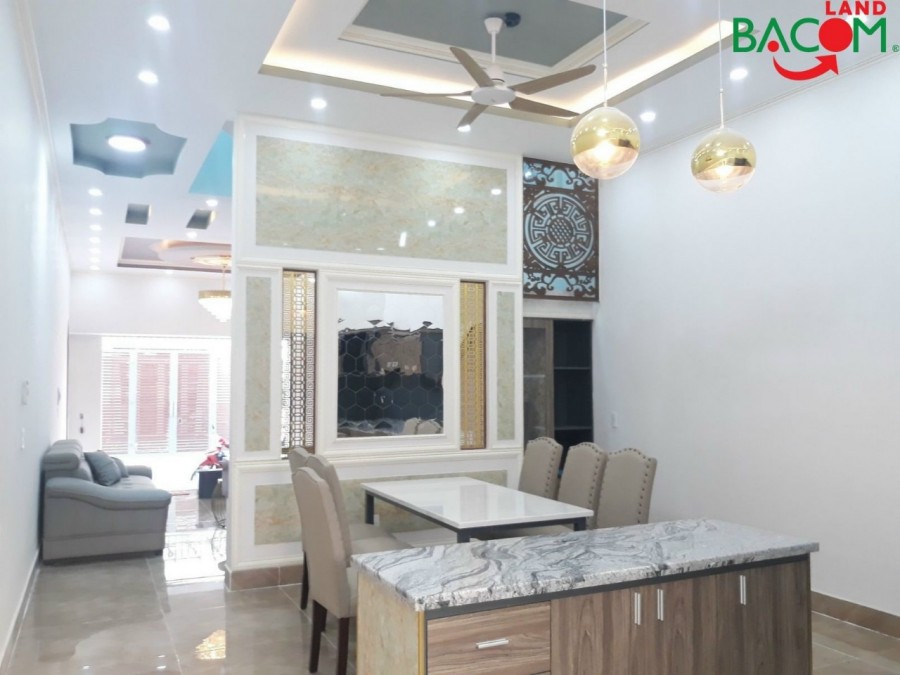 Bán nhà lầu đẹp sát KDC Tân Phong, đường oto-SHR thổ cư giá 3ty9