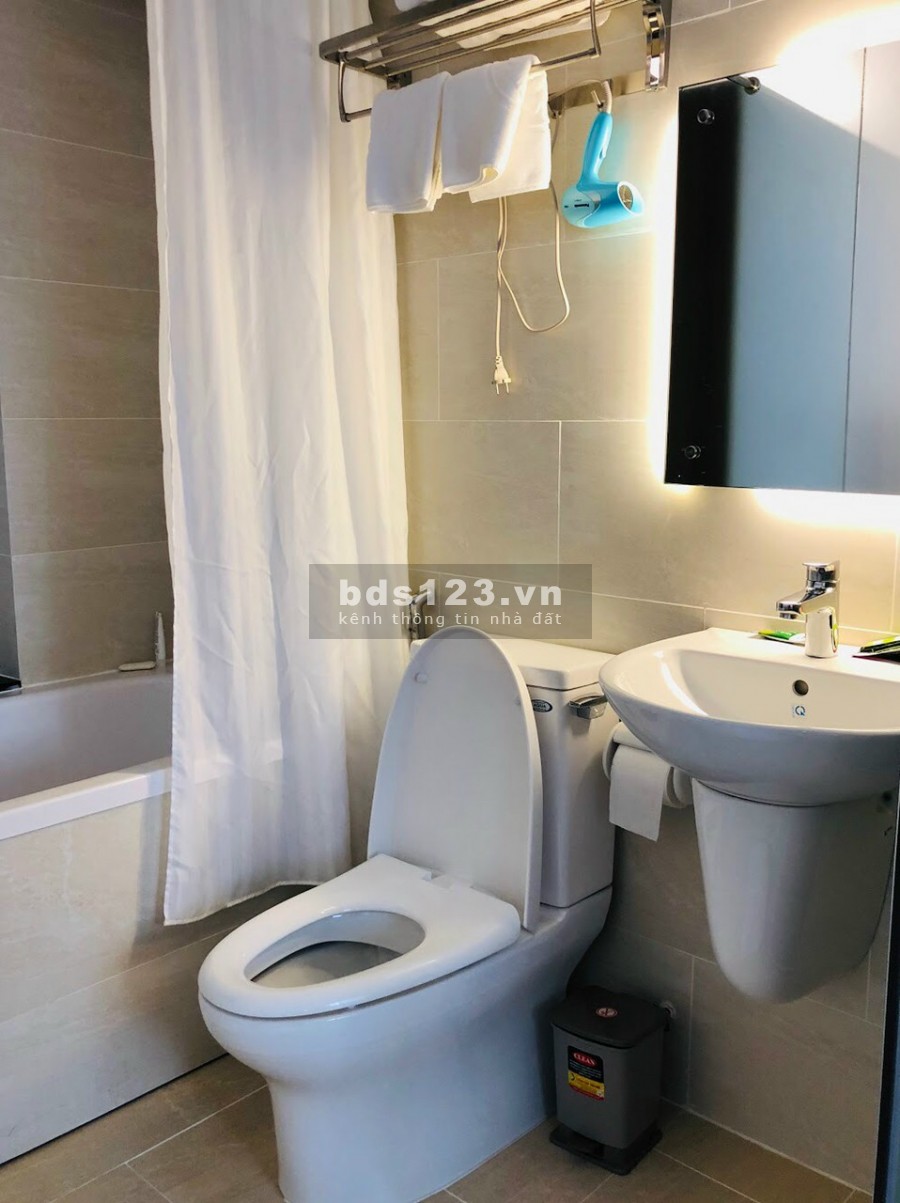 Bán tòa Căn Hộ Dịch Vụ ngay trung tâm Q1 ngang 15m HGT 80TR/th