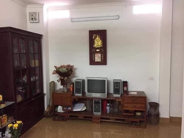 Bán Nhà Lĩnh Nam gần chợ đêm, ô tô cách 20m giá rẻ