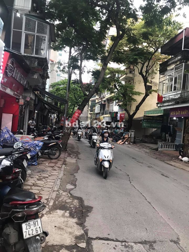 Bán nhà 4 tầng lô góc 3 mặt thoáng MP Yên Phụ DT 89m2 MT 5.5m giá 23 tỷ. LH 0912442669