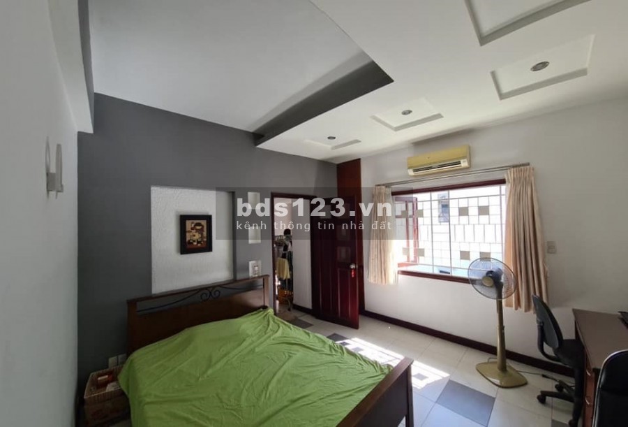 RẤT GẤP BÁN Lạc Long Quân P8,Tân Bình (4 x15m) chỉ 5 tỷ 3