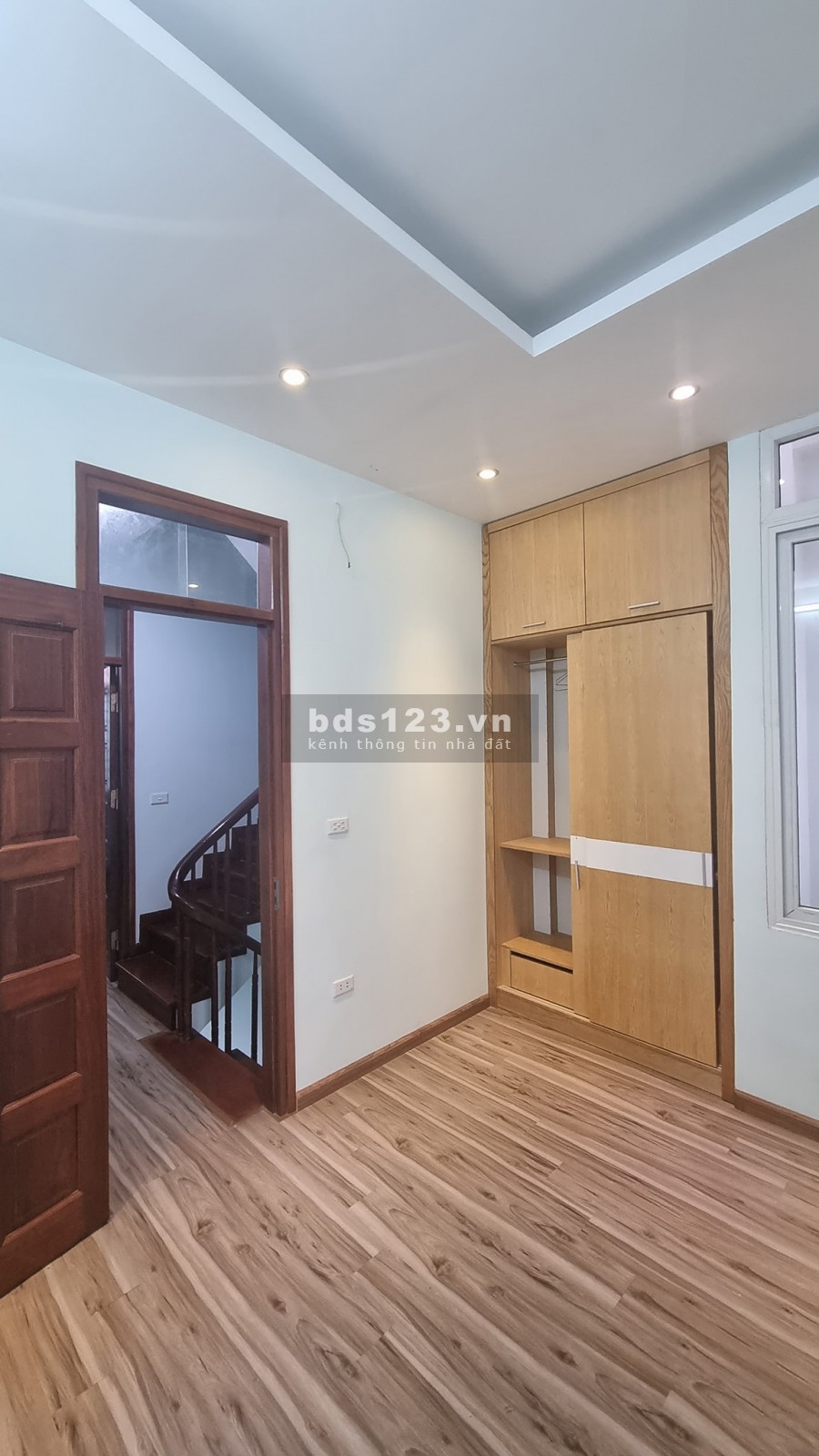 Bán Nhà Trần Thái Tông 45m2 5 tầng 4.4 mặt tiền giá 4.5 tỷ
