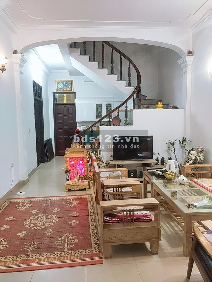BÁN ĐẤT TẶNG NHÀ, TẶNG THÊM 90% NỘI THẤT Ở NGỌC THỤY, LONG BIÊN. 84M MT 5.3M CÓ 67TR/M