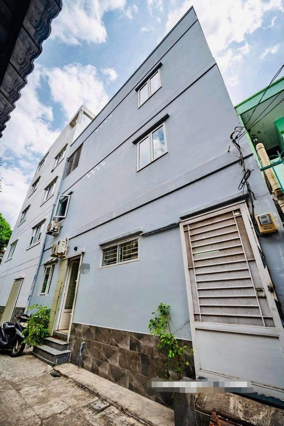 Bán gấp nhà hẻm xe hơi Đặng Văn Ngữ, trung tâm Phú Nhuận, mặt tiền 9m hiếm có, 45m2, 3 tầng, 4 phòng ngủ.
