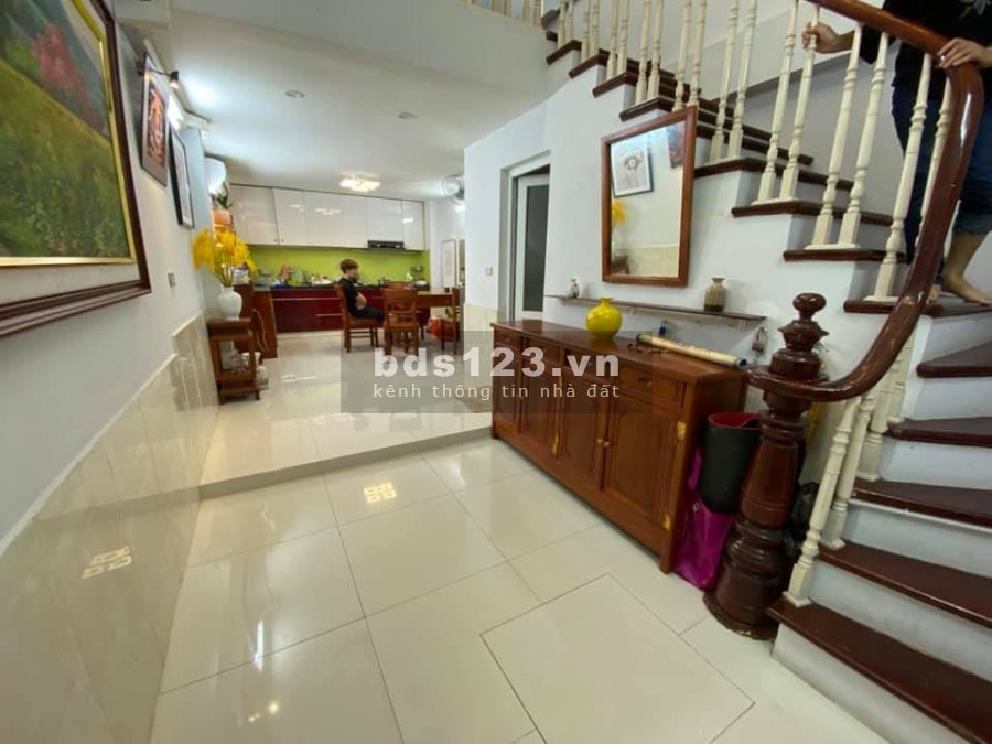 Bán gấp nhà đường Phạm Văn Đồng, Từ Liêm 47m2, 5 tầng, giá 4 tỷ. Liên hệ 0919752198