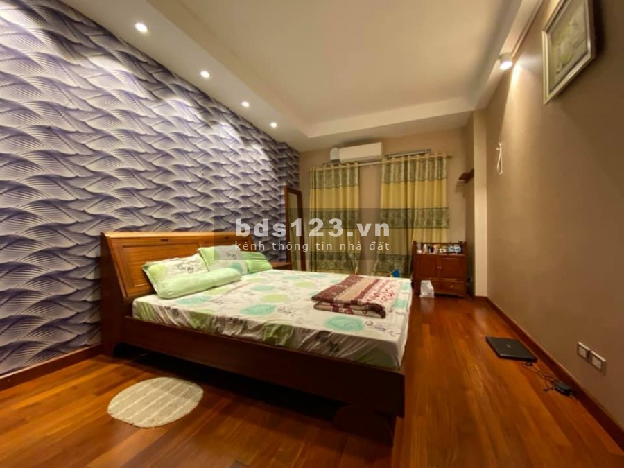 Bán gấp nhà đường Phạm Văn Đồng, Từ Liêm 47m2, 5 tầng, giá 4 tỷ. Liên hệ 0919752198