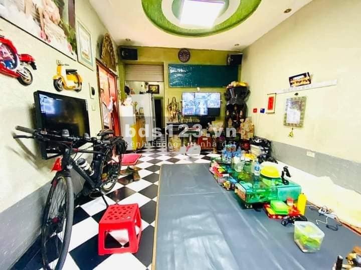 NHÀ ĐẸP Ở NGAY VỊ TRÍ SIÊU ĐẸP NGÕ THẲNG TẮP CÁCH MẶT PHỐ 40M