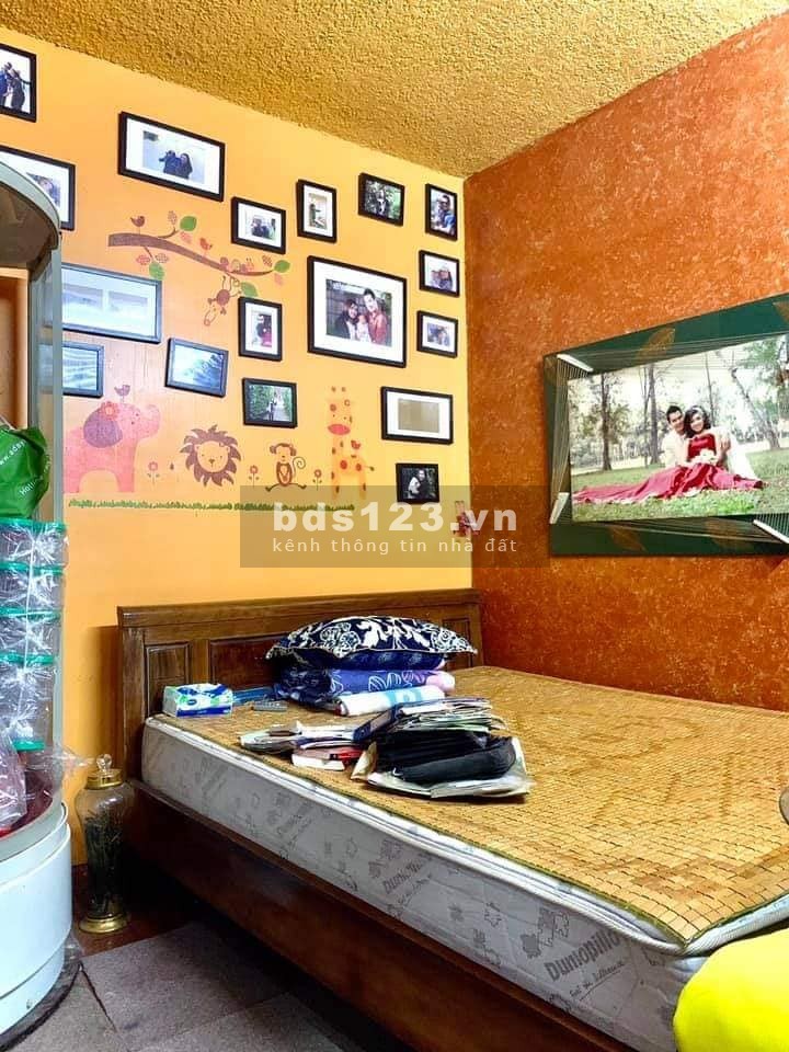 NHÀ ĐẸP 2 MẶT THOÁNG Ô TÔ 7 CHỖ ĐỖ CỬA NGÕ RIÊNG ĐỂ XE MÁY MUA 1 ĐƯỢC 2.