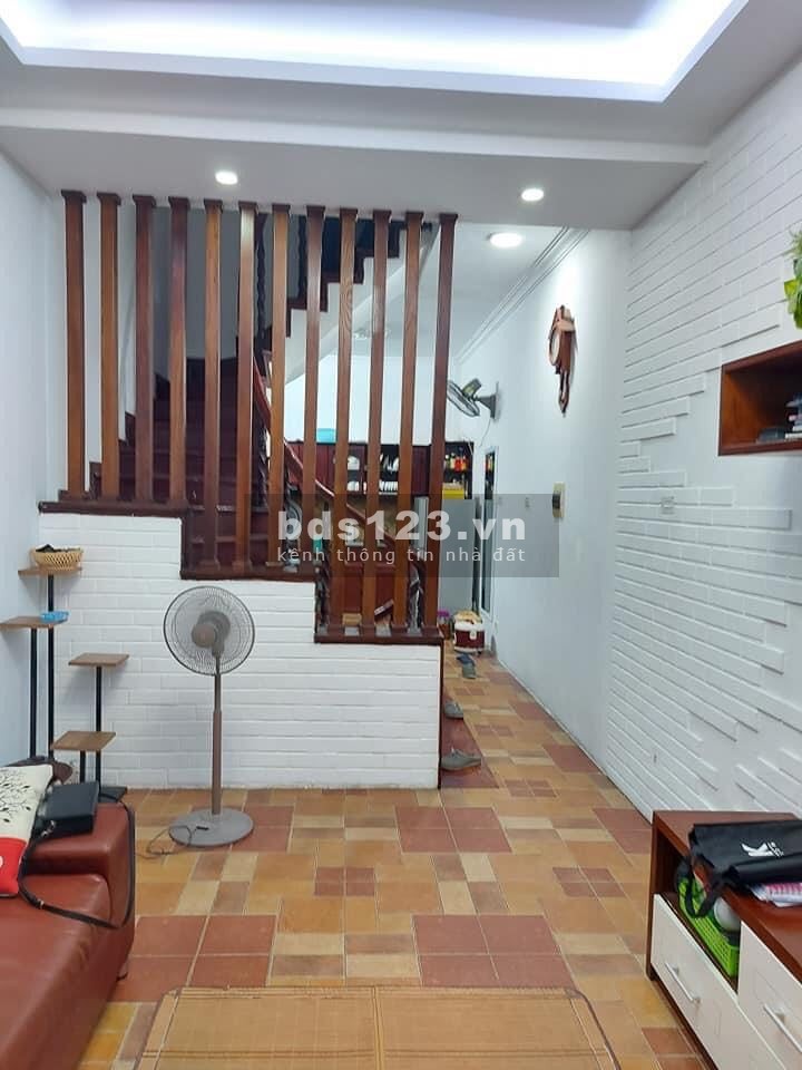 Siêu phẩm nhà Minh Khai 30m, 5 tầng, mt 3 giá 2.7tỷ Lô góc vào ở luôn