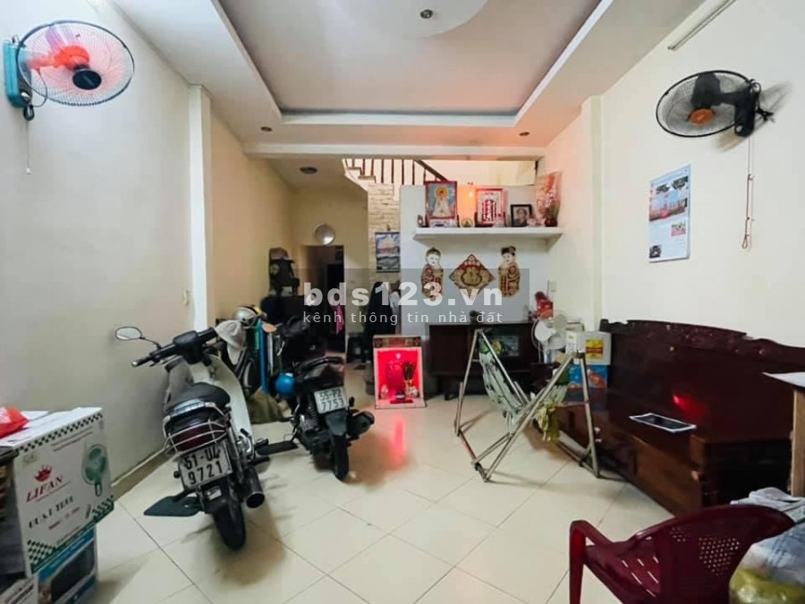Bán nhà Tân Phú hẻm nhựa 8m, 65m2 chỉ 5.8 tỷ