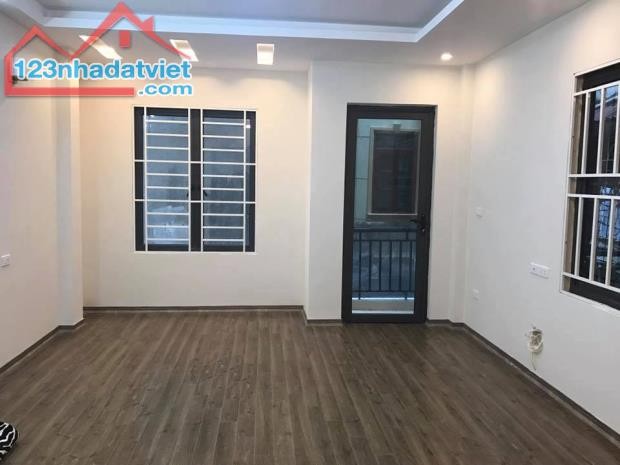 Số nhà 56C lô TT ĐTM Trung Yên, giá 15 triệu/th, chính chủ cho thuê nhà 5T để đi công tác nước ngoài gấp