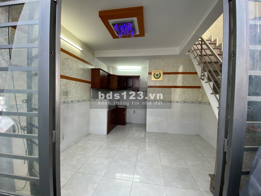 Nhà vi bằng 1 trệt 1 lầu 4x6 thổ cư 100% ở lâu dài, kiên cố
