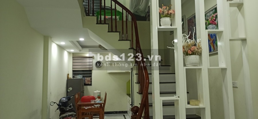 Nhà Đại Mỗ ngõ ô tô qua thông thoáng 36M 4 Tầng hai thoáng cần bán giá rẻ