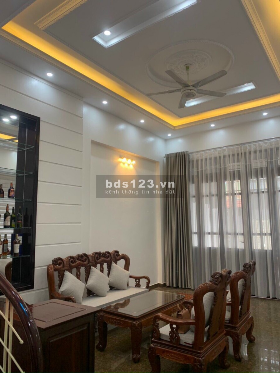 Bán nhà phố Hàn Thượng, TP Hải Dương, 4 tầng, 96.7m2, mt 4.74m, chỉ 3 tỷ 320 tr