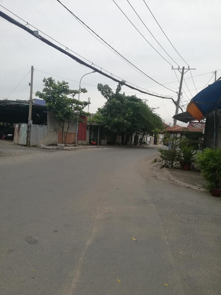 Nhà Nguyễn Ảnh Thủ lô góc 2 mặt hẻm xe hơi xe hơi ngủ trong nhà ngay ngã ba Đông Quang 5 tầng chỉ 5.9 tỷ