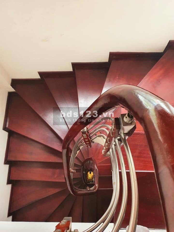 HƠN 4 TỶ 40M2 MT 4MTRUNG TÂM Q.ĐỐNG ĐA ĐƯỜNG RỘNG NÔNG THOÁNG NỘI THẤT LUNG LINH