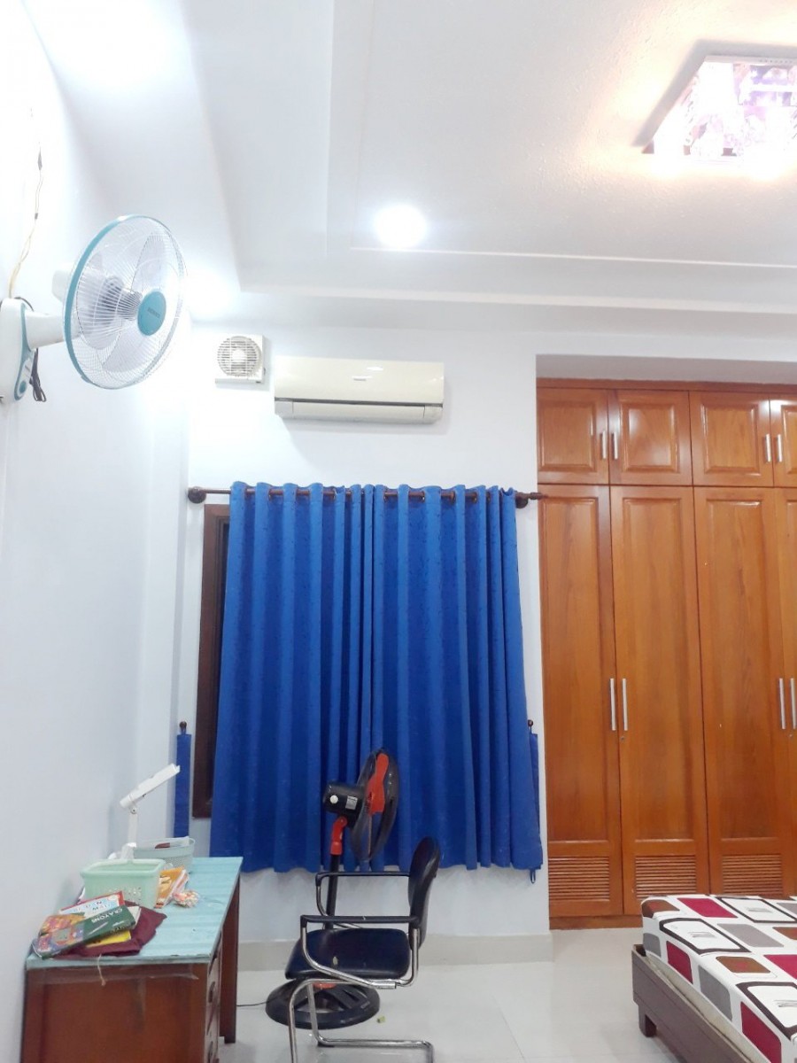 Cho thuê nhà 3lầu/5PN mặt tiền đường Âu Dương Lân P2 Q8