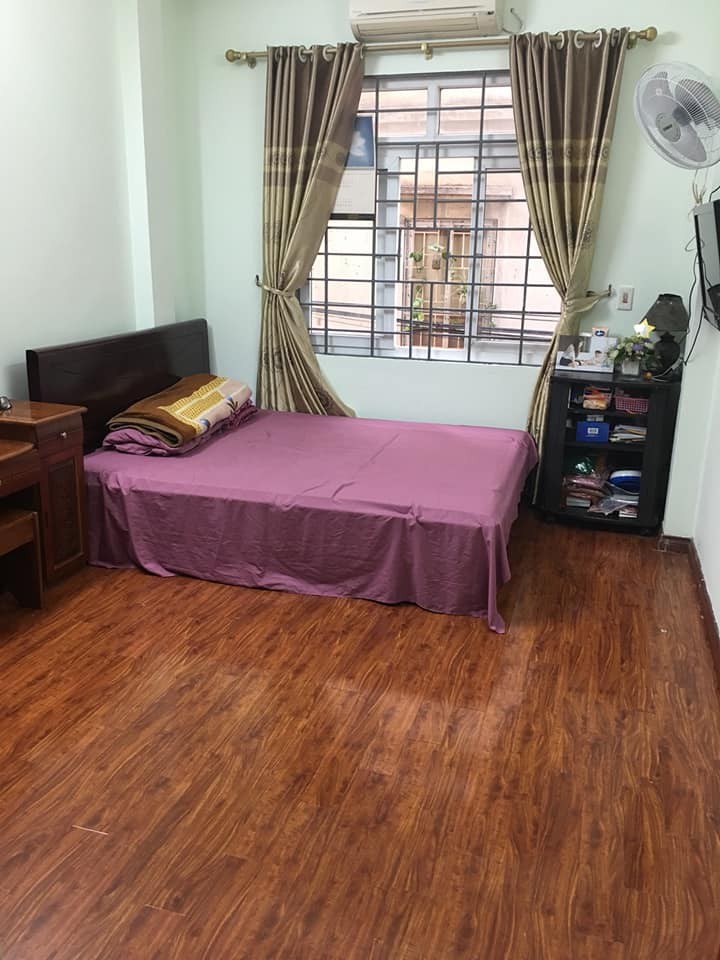 Bán nhà cầu Giấy, 6 tầng 45m2, chỉ hơn 4 tỷ, mặt ngõ, vị trí tuyệt đẹp