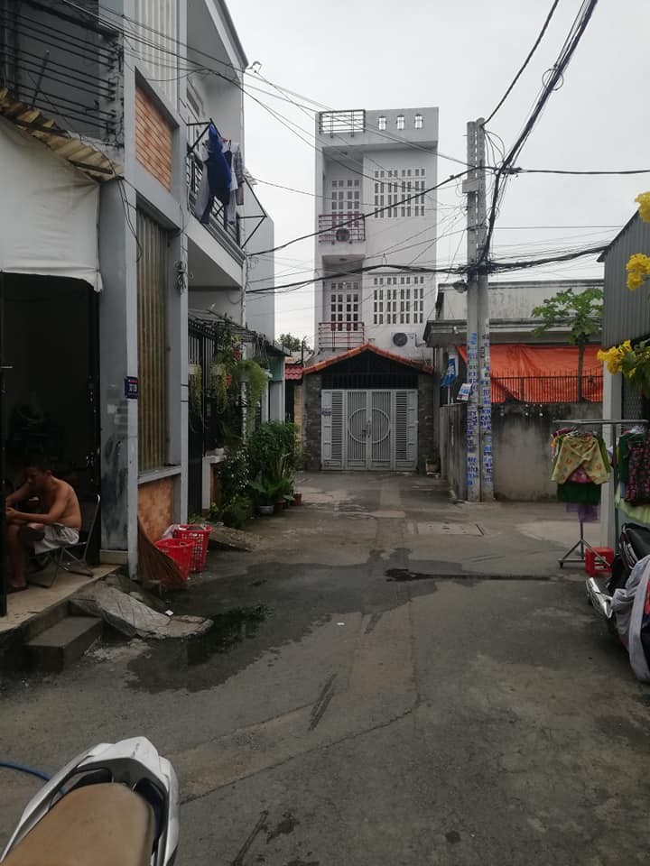 Nhà Nguyễn Ảnh Thủ lô góc 2 mặt hẻm xe hơi xe hơi ngủ trong nhà ngay ngã ba Đông Quang 5 tầng chỉ 5.9 tỷ