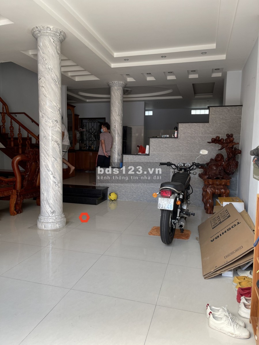 Biệt Thự Phan Văn Trị 8x16m, trệt, 2lầu. 5pn, 4wc. Chỉ 25tr