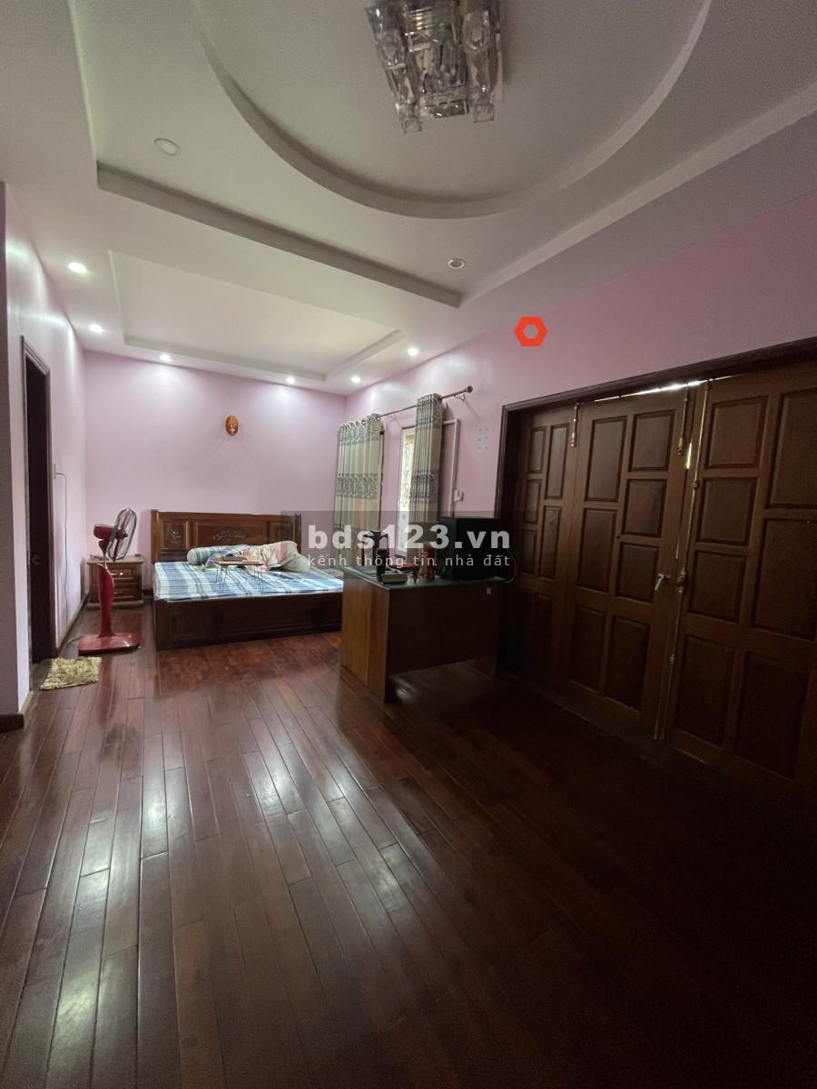 Biệt Thự Phan Văn Trị 8x16m, trệt, 2lầu. 5pn, 4wc. Chỉ 25tr