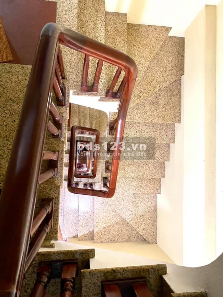 Bán nhà đẹp Bồ Đề Long Biên 44m2*5T Ô tô qua nhà Lô góc Gần phố