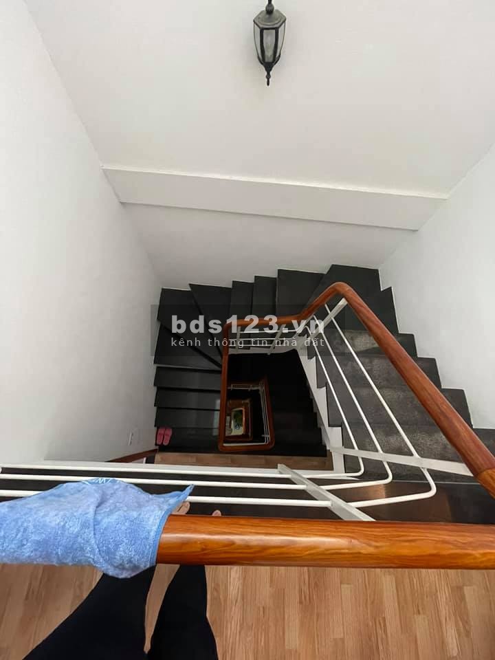 Bán nhà Bồ Đề Long Biên 40m2*5T Lô góc Nhà đẹp Ngõ thông