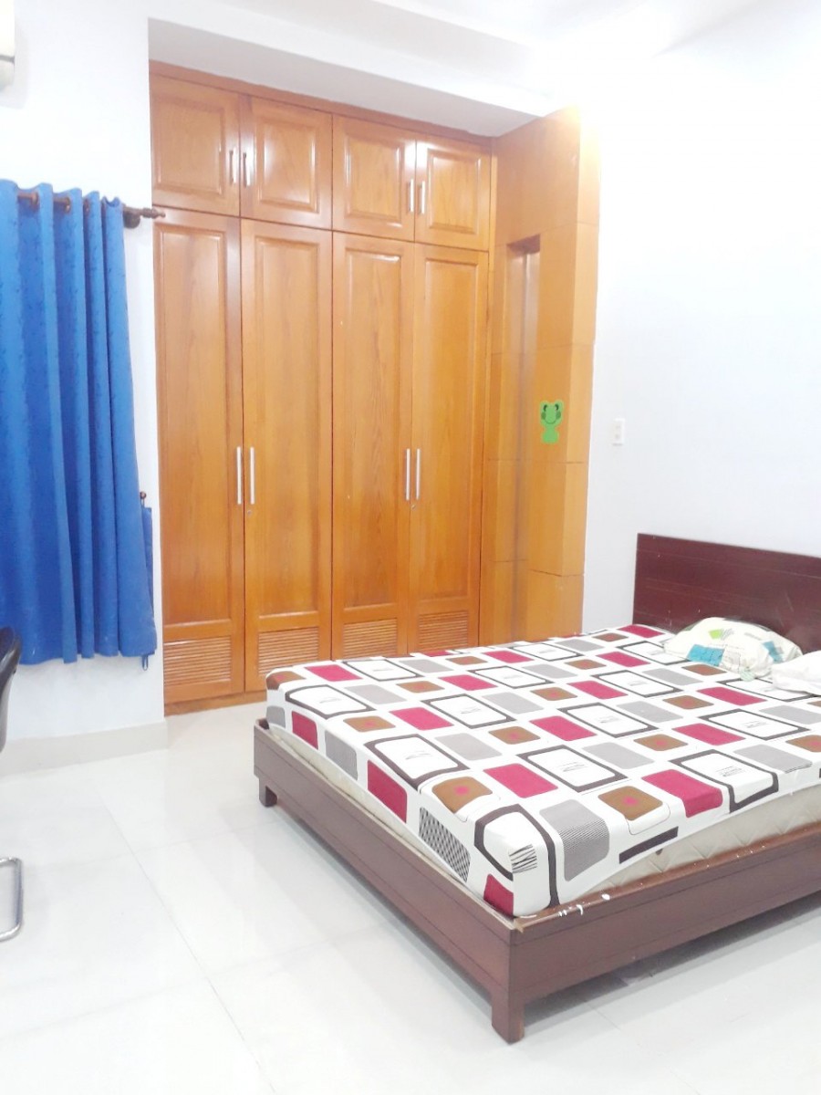 Cho thuê nhà 3lầu/5PN mặt tiền đường Âu Dương Lân P2 Q8