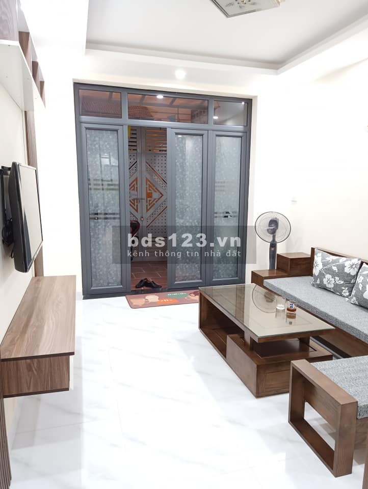Bán nhà, 64m2, 5t, 5,2 tỷ, thoáng mát, ngõ oto